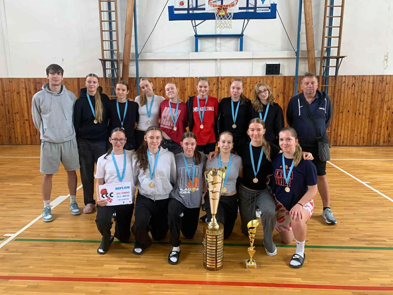 Také Lvice U17 vítězí na turnaji v Kožlanech!