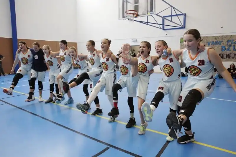 Lvice U13 ovládly základní část soutěže!
